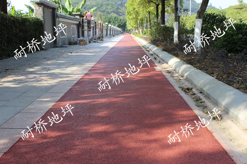 2014年1月14日进场佛山顺德区政府人行道透水混凝土施工
